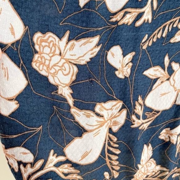 Splendid Floral Print Flutter Sleeve V-Neck Shift Mini Dress in Navy & Cream, XS - Picture 16 of 16